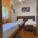 Seferi's Apartament Апартаменты